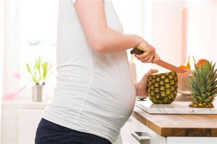 Can pineapple induce labor?