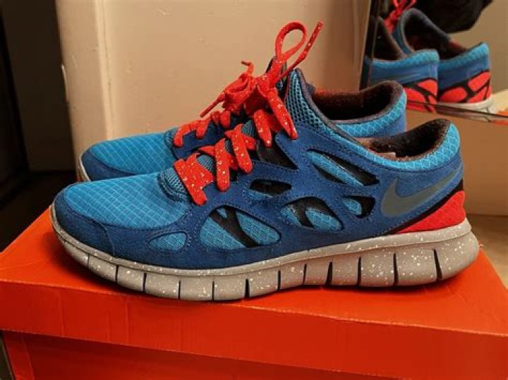 Did nike discontinue free runs?