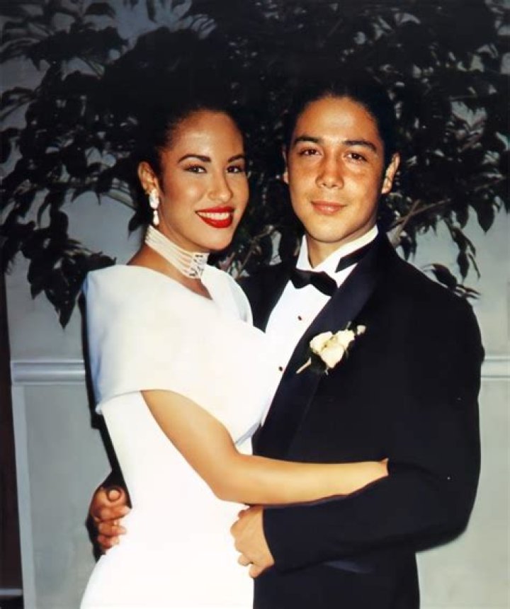 Did selena quintanilla get married?