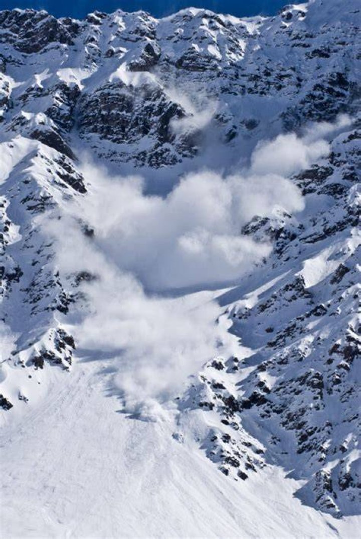 Do avalanches happen at ski resorts?