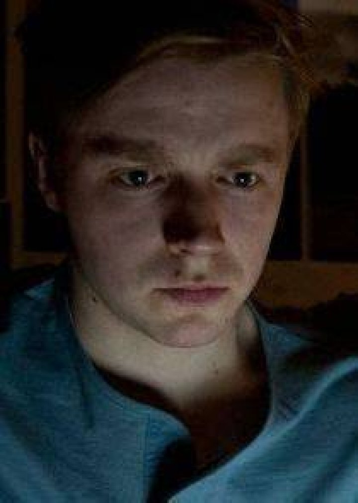 Does adam roebuck die in the tunnel?
