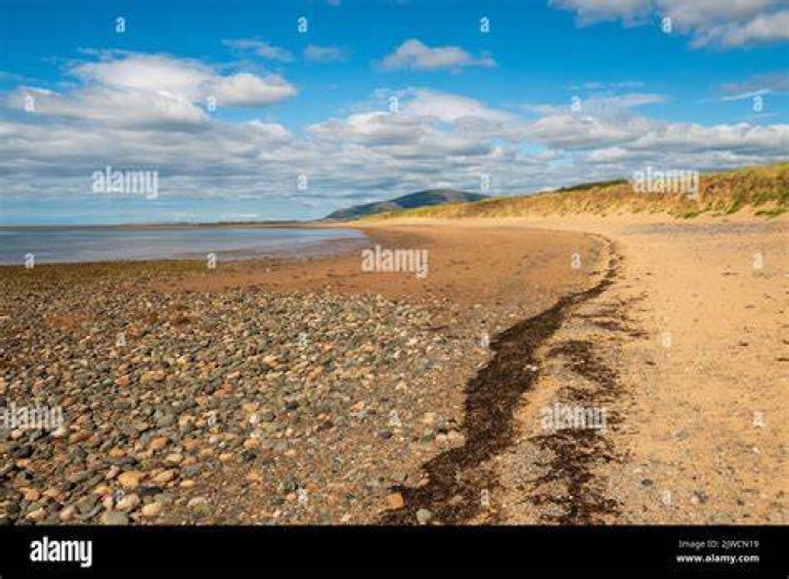 Does barrow in furness have a beach?