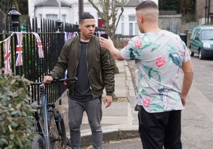 How did shakil die in eastenders?