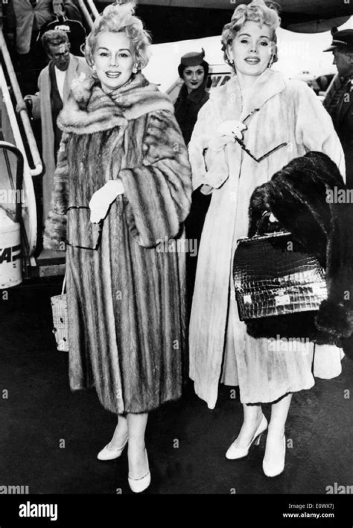 Were eva and zsa zsa twins?