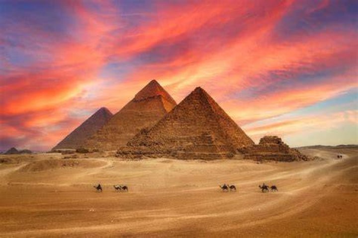 Where are the egyptian pyramids?