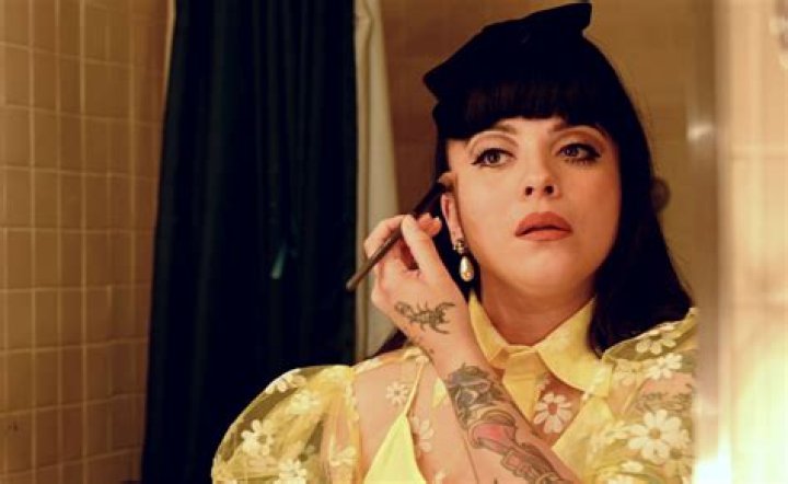 Who is mon laferte?