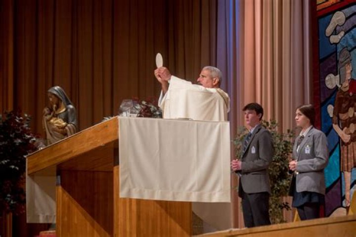 Who is the lead celebrant of the mass?
